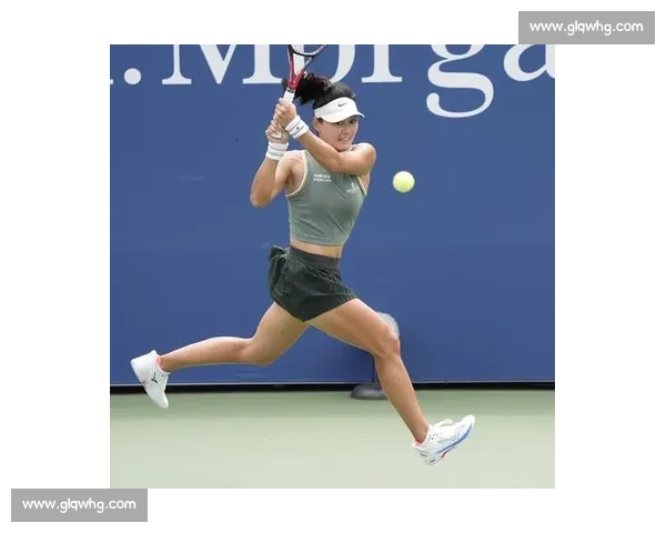 31 岁王雅繁三盘逆转！香港赛扛住赛点挺进 16 强