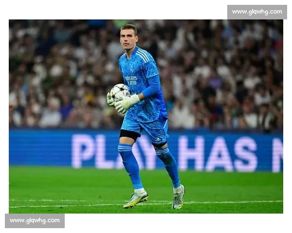 卢宁染红!国家德比冲突背后的争议与连锁反应 卢宁染红!国家德比冲突背后的争议与连锁反应