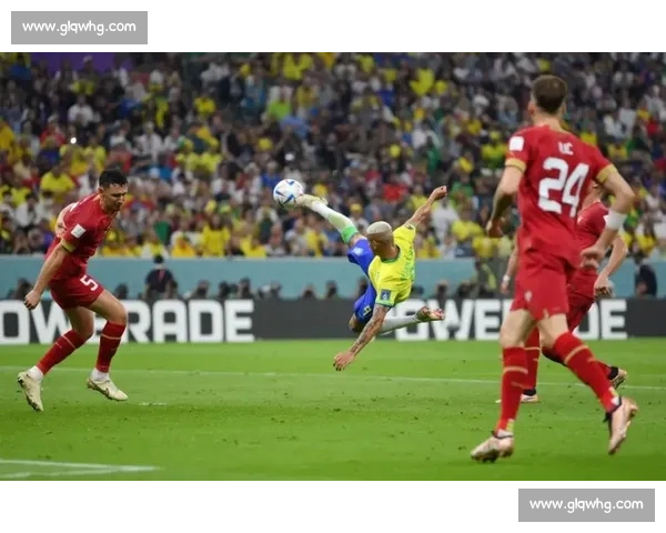 国家德比闹剧：维尼修斯唇语喊离队