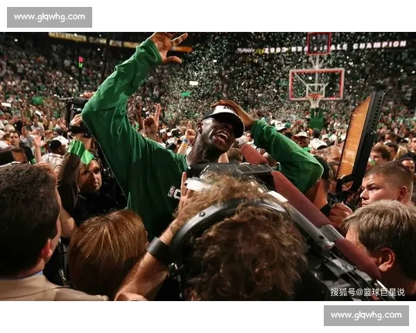 加内特炮轰詹皇 “诈伤施压”?湖人续约僵局藏玄机 加内特炮轰詹皇 “诈伤施压”?湖人续约僵局藏玄机